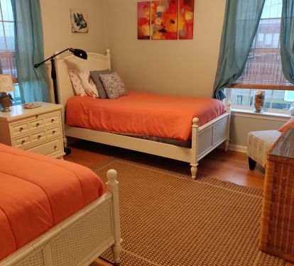bedroom 2 with 2 twins &amp; ocean view