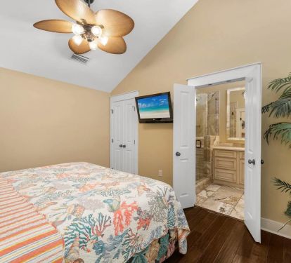 Bedroom 2 with a king bed-Sleeps 2