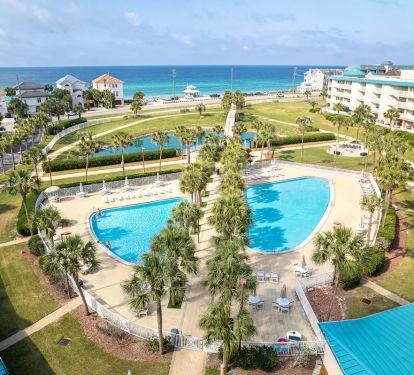 Amalfi Coast Beach Resort! - Two pools (one heated in the winter)
