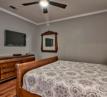 Bedroom#4, 3rd Flr King Mstr Suite - with attached bathroom, flat screen/dvd