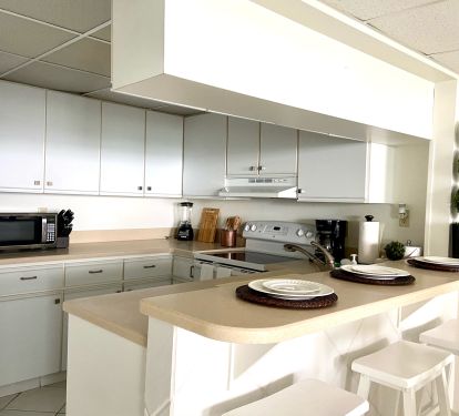 Fully Equipped Kitchen with Washer/Dryer