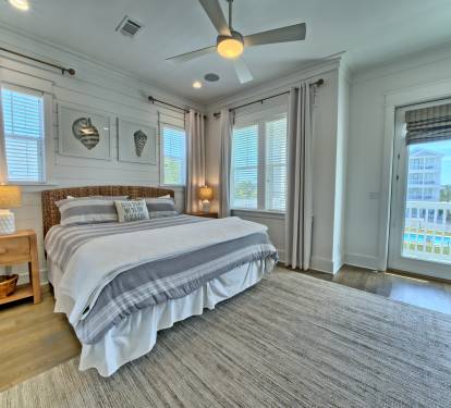 2ND FLOOR KING BEDROOM W/ BALCONY
