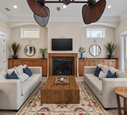 First Floor Living Room Pool access