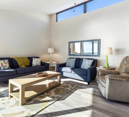 Cozy family room with a view!