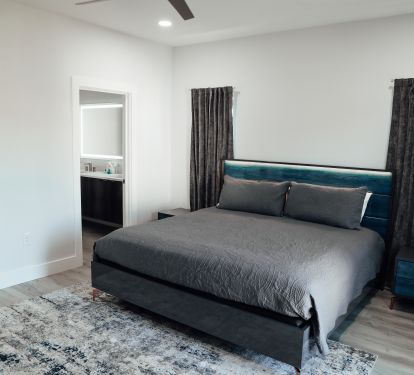 2nd floor king bedroom