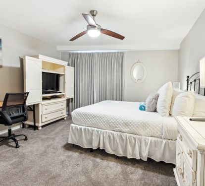 queen guest suite with bonus work space