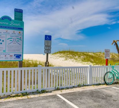Navarre Vacation Rental | 6BR | 5BA | Exterior Staircase to Enter