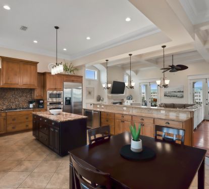 Third Floor Full Kitchen