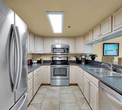French Door Refrigerator makes stocking groceries a breeze.