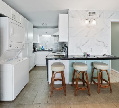 fully equipped kitchen 