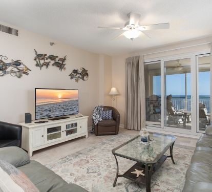 Spacious Family Room
