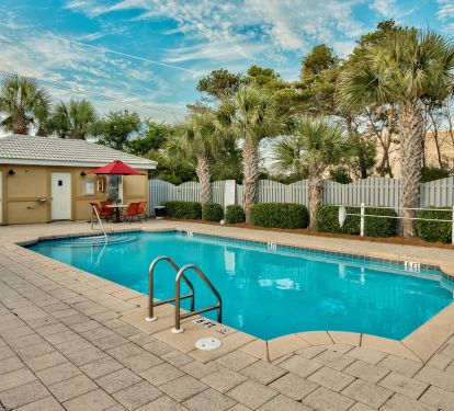This is the 2nd pool at the north entrance of Emerald Shores
