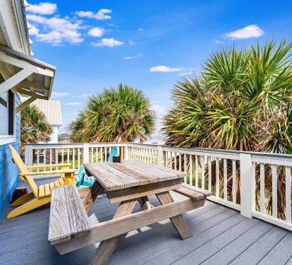 Porch facing the beach