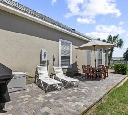 Side Patio Sun Area