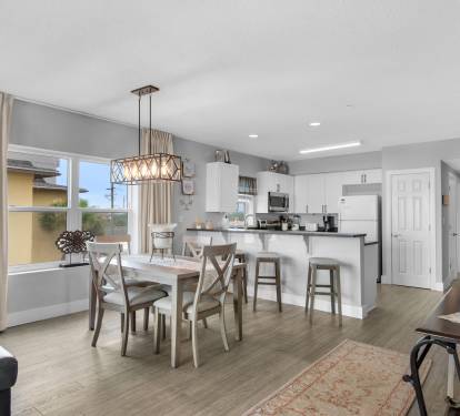 Dining and Breakfast Bar