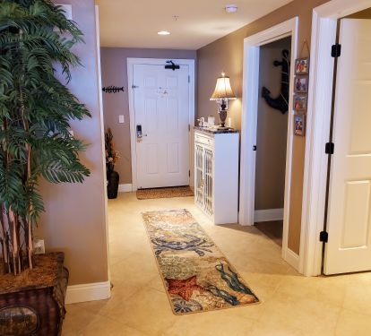 Door has code specific to guest during their stay. Past guests codes deactivated.