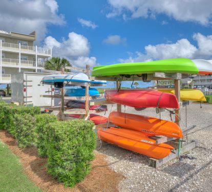 KAYAK &amp; PADDLEBOARD STORAGE AREA FIRST COME FIRST SERVE *RENTERS MUST BRING THEIR OWN -  KAYAKS, PADDLEBOARDS &amp; LOCKS NOT PROVIDED BY OWNER**