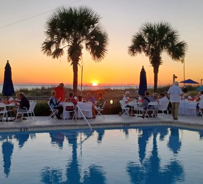 dining at the pool for best times 