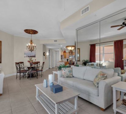 Living room Looking toward Dining area!