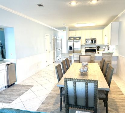 DINING TABLE SEATS 8, WET BAR (WITH ICE MACHINE) &amp; EAT-IN COUNTER BAR SEATS 4 