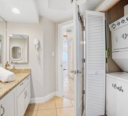 Master bathroom with washer/dryer