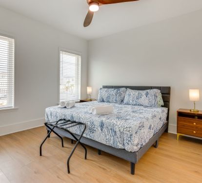 Bedroom 1 (Suite) | King Bed | Smart TV | 2nd Floor