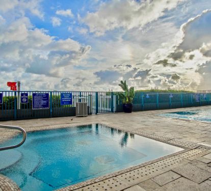 Sterling Breeze - Beachfront Condo!_3