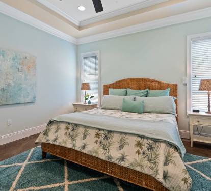 1st floor king bedroom