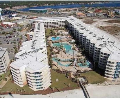 overview of Waterescape. All these amenities right on the beach!