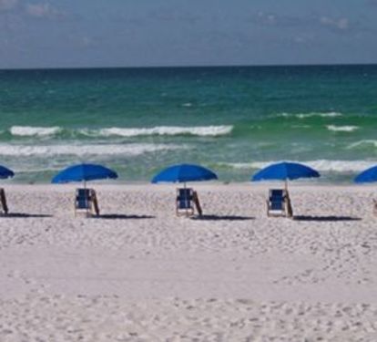 Included with the condo is a set of an umbrella and two chairs between 3/1-10/31