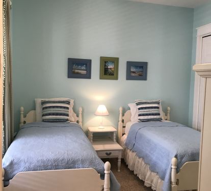 Guest Bedroom with Twin Beds