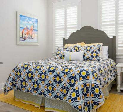 Guest Bedroom - Queen Bed