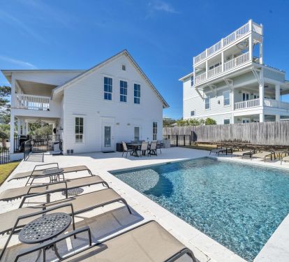 Rear view of pool