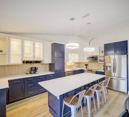 Kitchen/ Eat in bar