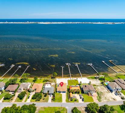 Beautiful, quiet neighborhood, amazing waters &amp; views, easy access to gulf side