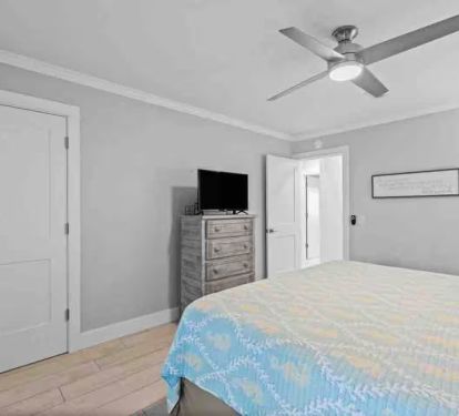 King bed with memory foam mattress