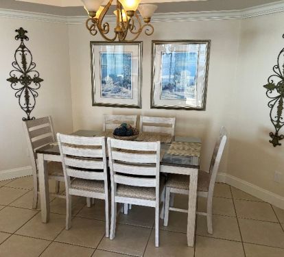 Dining area - seating for 6