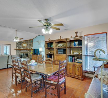 Large open dining area to enjoy a family dinner or game night