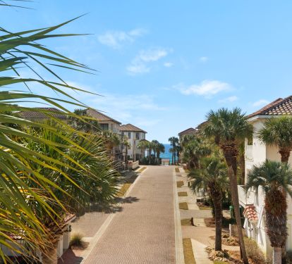 OCEAN VIEW TO PRIVATE BEACH ACCESS FROM BALCONY!!