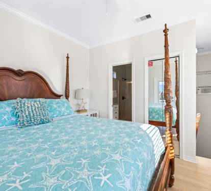 Third floor KING private suite with full bath, french doors to private balcony
