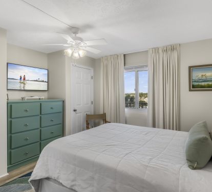 Queen Bedroom