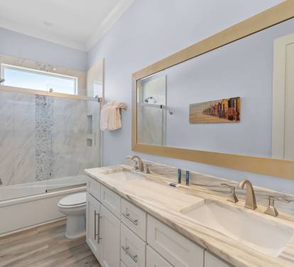 Double Vanity Full Bathroom