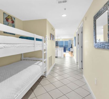 Bonus twin bunk nook in the hall