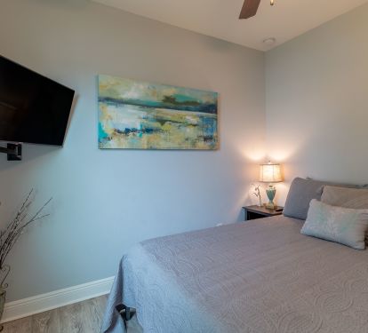Upstairs queen bedroom