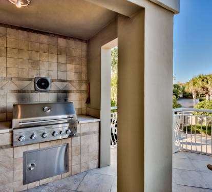 GAS GRILL NEXT TO UNIT