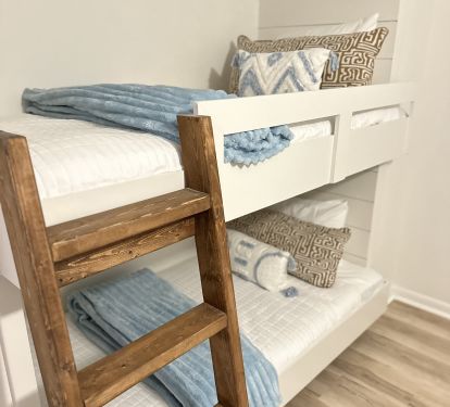 Bedroom w/ Twin Bunks: Upstairs