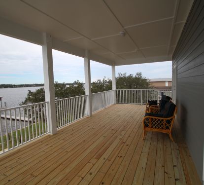 Upstairs balcony