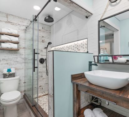 Beautiful Full bathroom with latrge walk in shower