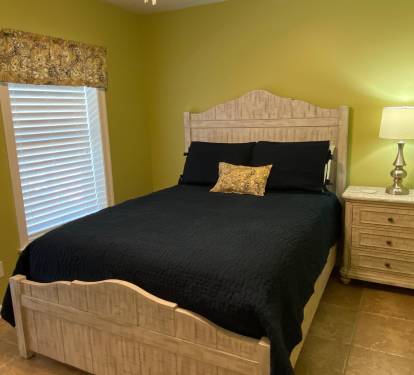 1st Floor Queen Bedroom