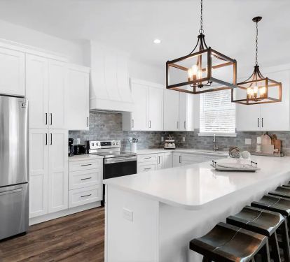 Sundance-19 features a beautiful quartz peninsula for grab-and-go meals.